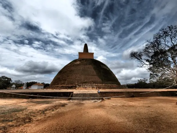 anuradhapura_sri_lanka