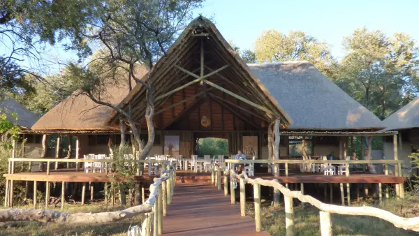 Botswana_GomotiRiverLodge3