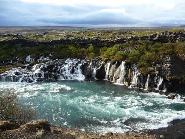 Cascate_di_Hraunfoss