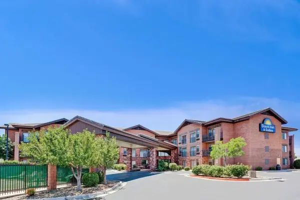 Days Inn & Suites by Wyndham Page Lake Powell, esterni