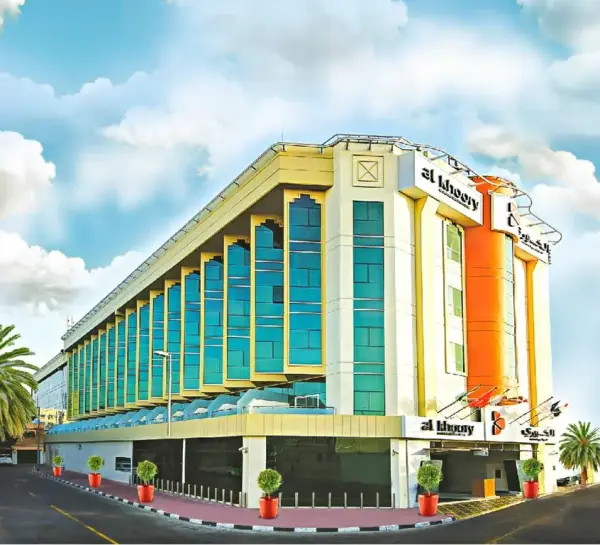 Al Khoory Executive Hotel, Esterni