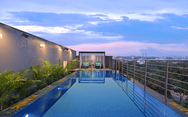 india_bhubaneswar_hotel_fortune_sishmo_park_pool