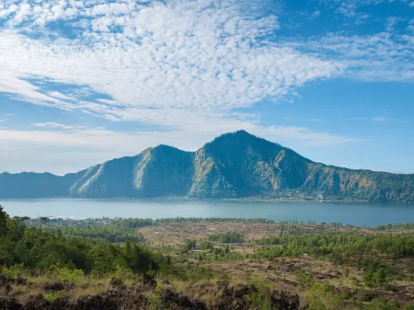 Indonesia_monte_batur_lake