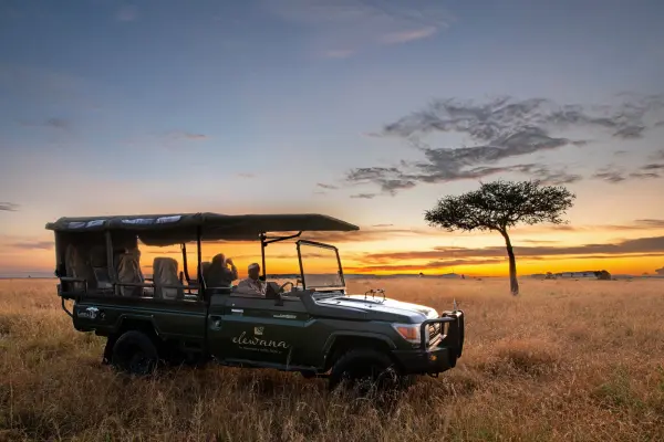 Kenya_Elewana_Sand_River_Activities__Game_drive_at_sunrise