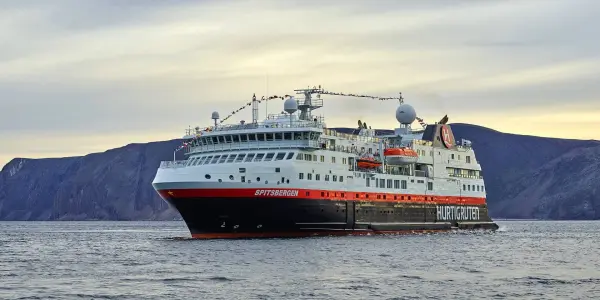 MS Spitsbergen, esterni