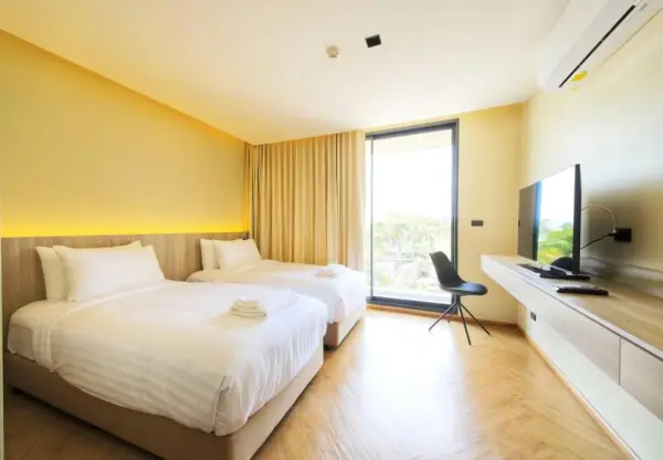 Phayao_-_M2_hotel_Waterside_twin_room