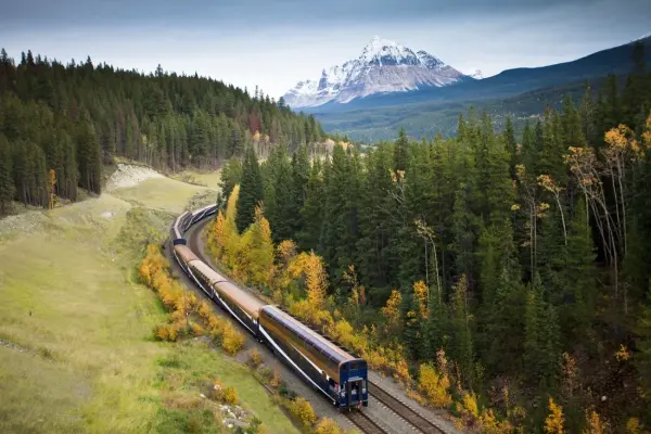 RockyMountaineerTrain1