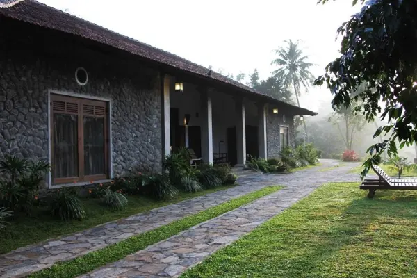 Serandip Stone Bungalow, esterni