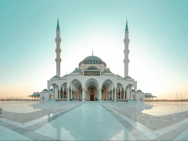 Sharjah_Mosque_Emirati_Arabi