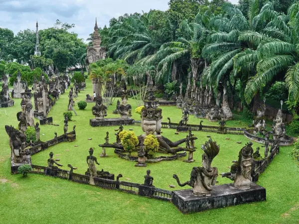 Wat_Xieng_Khuan_Laos