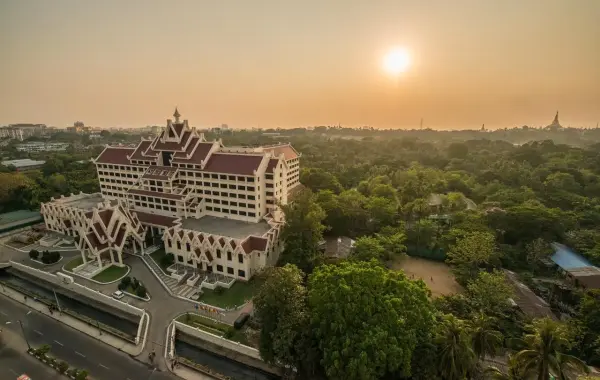 Yangon_-_Rose_Garden_Hotel