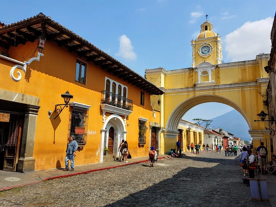 Guatemala, strade di Antigua