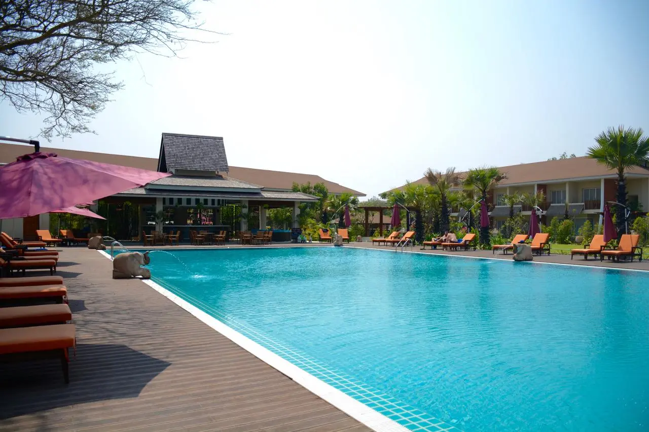 Bagan_-_Amata_garden_resort_piscina