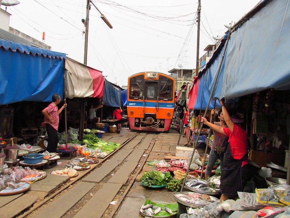 Bangkok, Railway Market