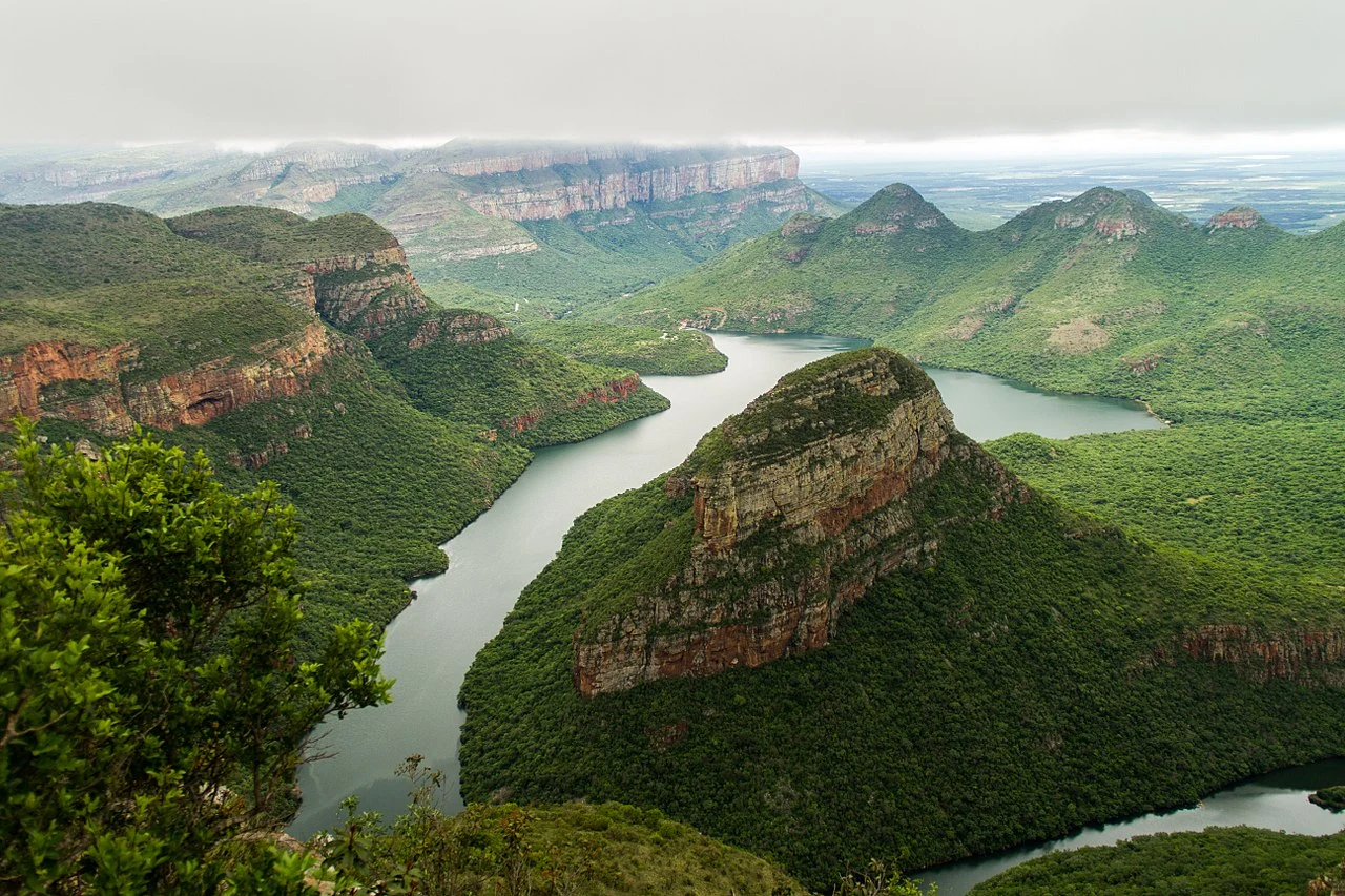 Blyde_River_Canyon_Panorama_2013