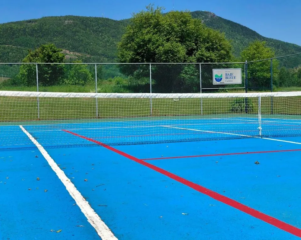 Campo_da_tennis_Hostellerie_Baie_Bleue