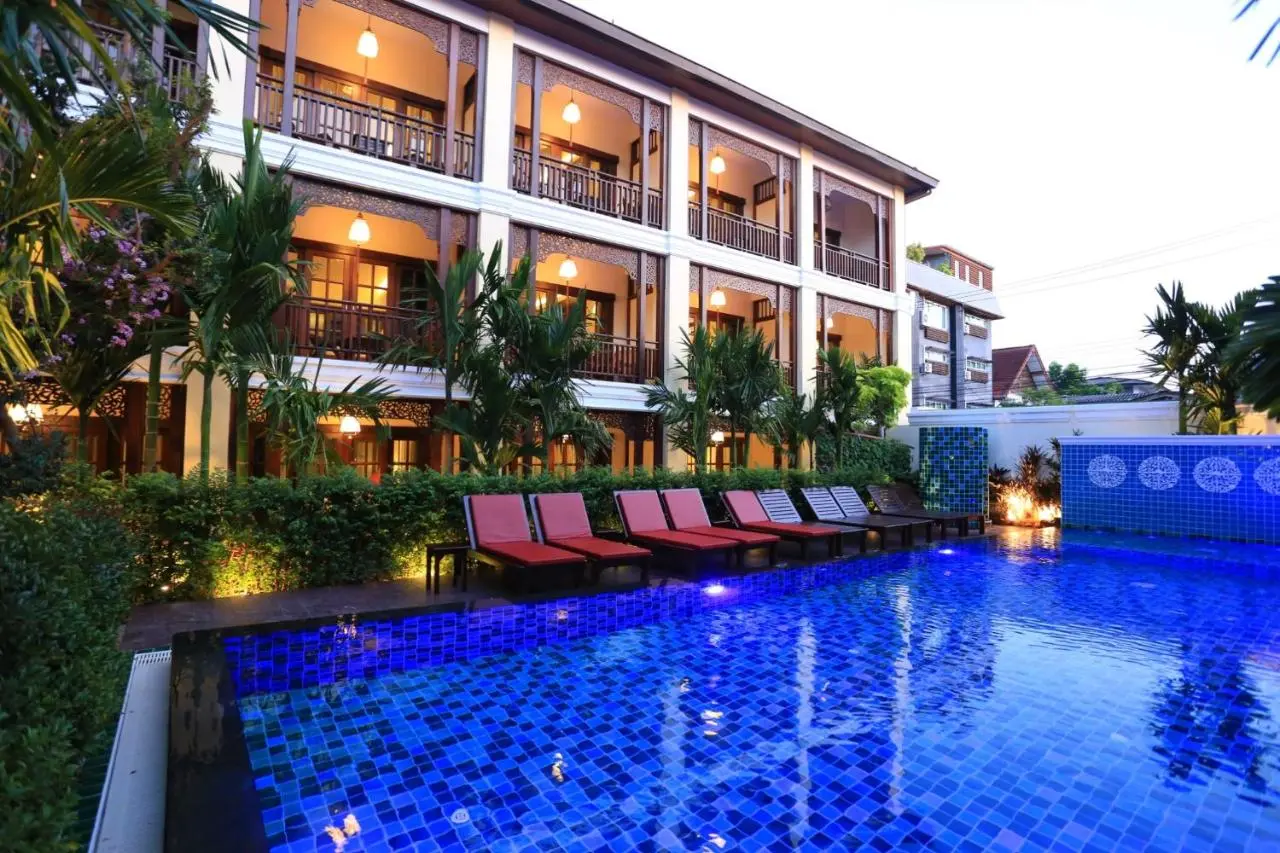 Chiang_Mai_-_Viang_Luang_resort_pool