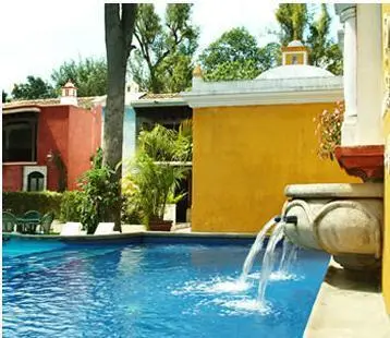 colonial_piscina