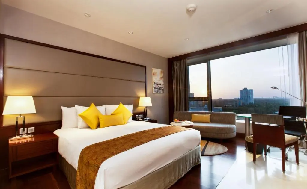 Crowne_Plaza_Kochi_double_room