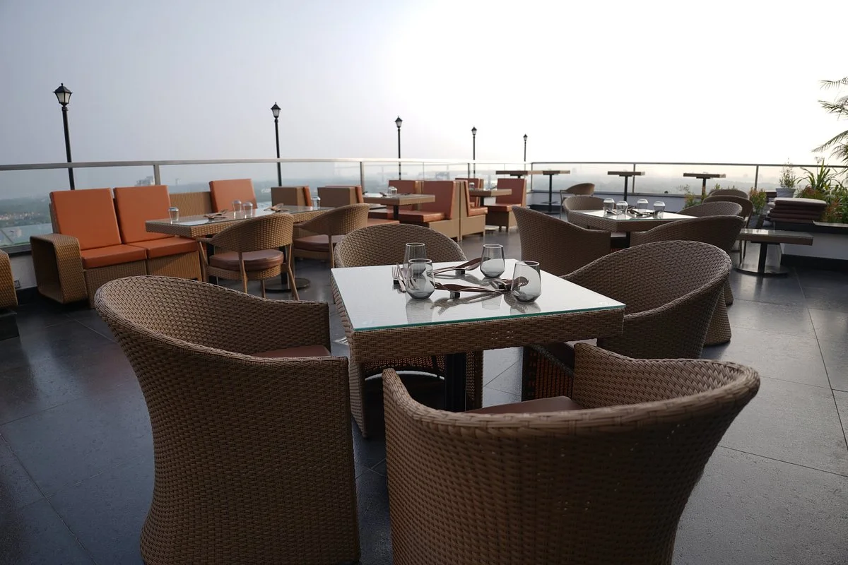 Crowne_Plaza_Kochi_terrace