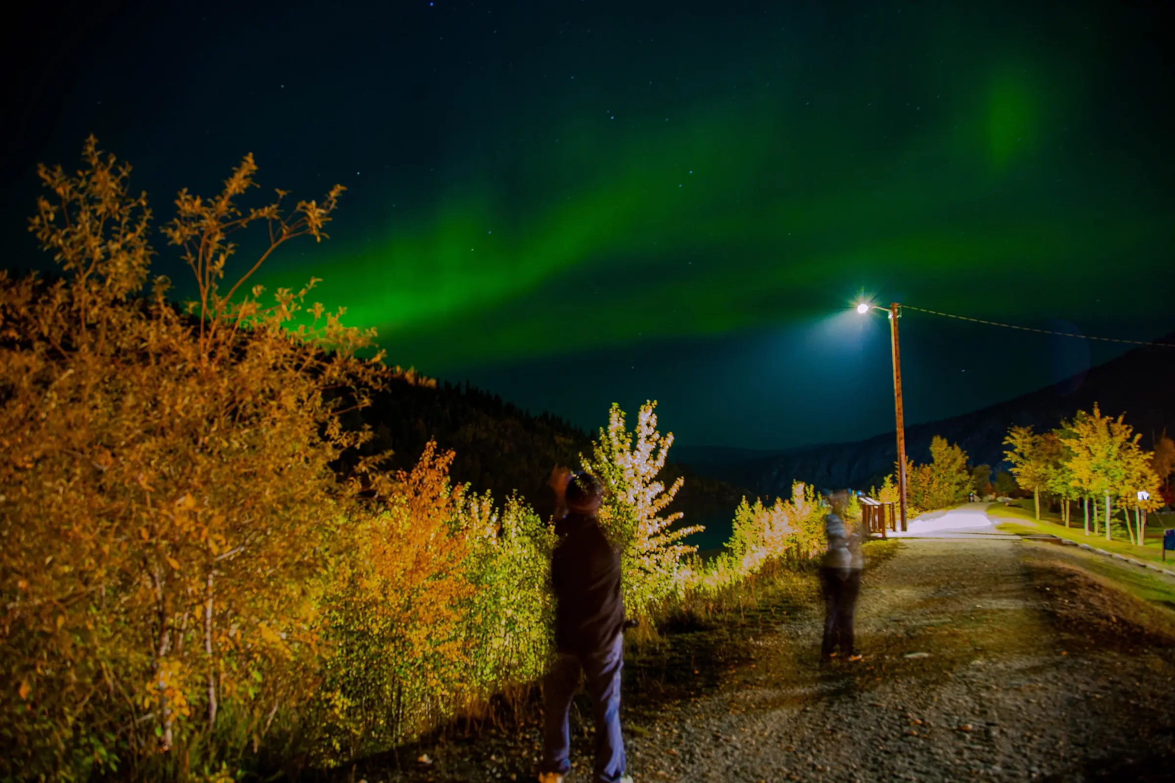 dawson-city-yukon-night