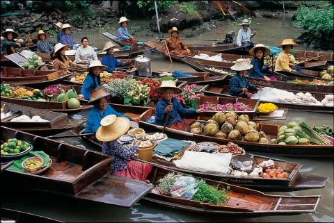 Bangkok, Mercato galleggiante