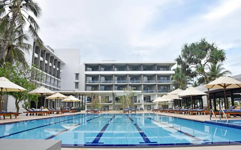 Goldi_Sands_Hotel_big_pool