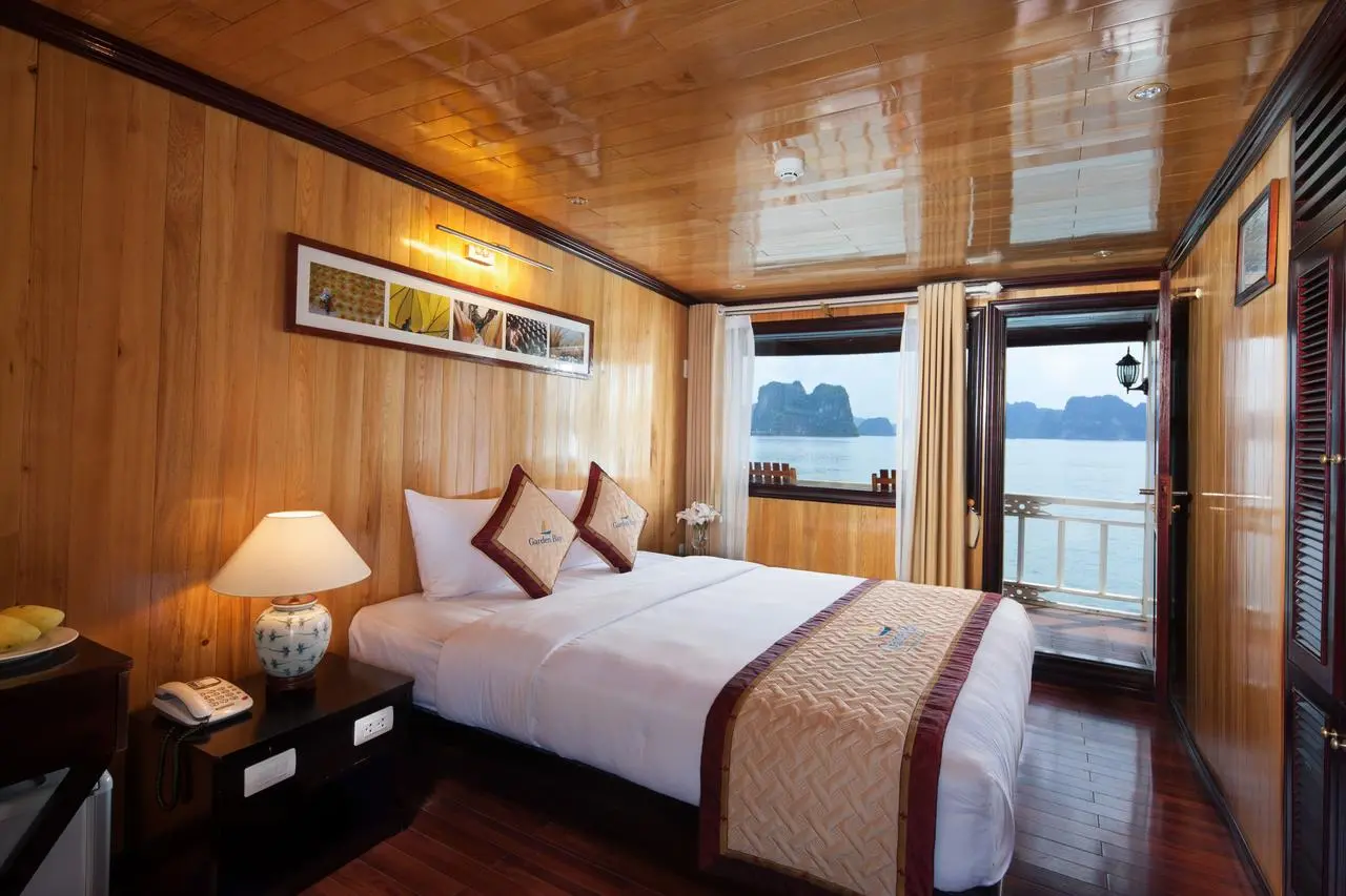 Halong_Bay_-_Garden_bay_Cruise_-_cabina_II