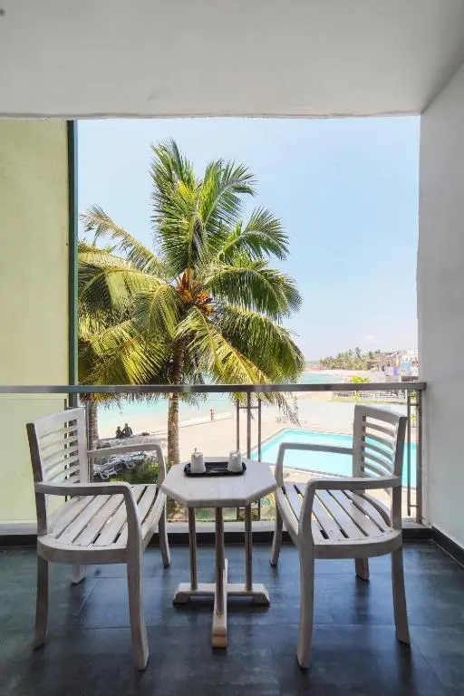 Hikkaduwa_Beach_Hotel_balcony