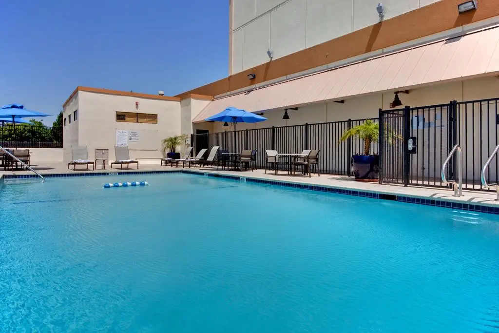 Holiday Inn Los Angeles Airport, piscina