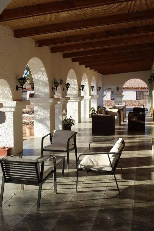 Hotel Diego de Almagro, portico