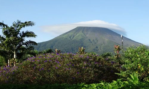 img_element_13388_lo-spettacolare-vulcano-arenal