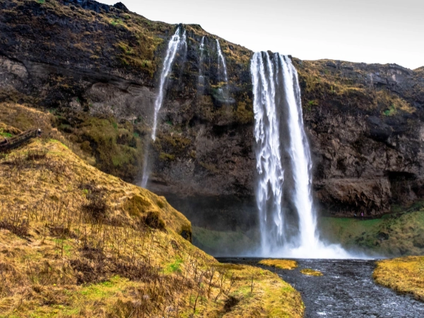 Islanda_Seljalandsfoss