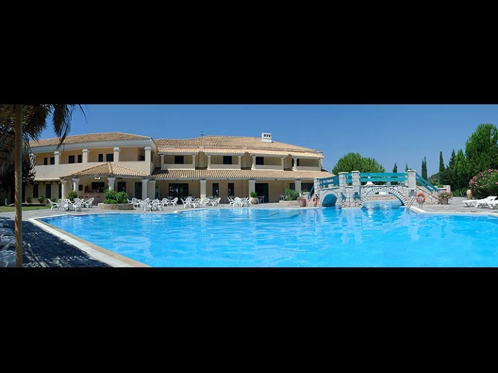 KaravostasiBeachHotel_Piscina_1