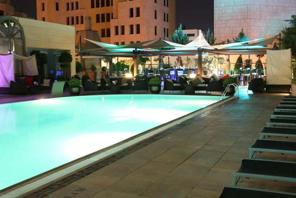 Amman Kempi piscina