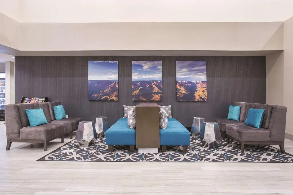 La Quinta Inn & Suites, Lounge