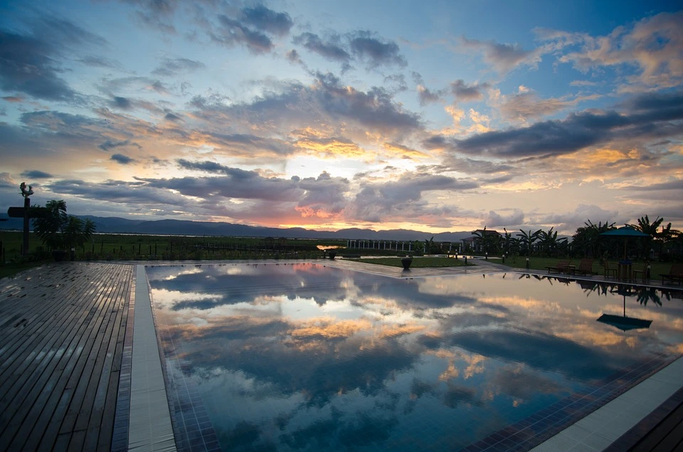 Lago Inle, tramonto sul giardino galleggiante