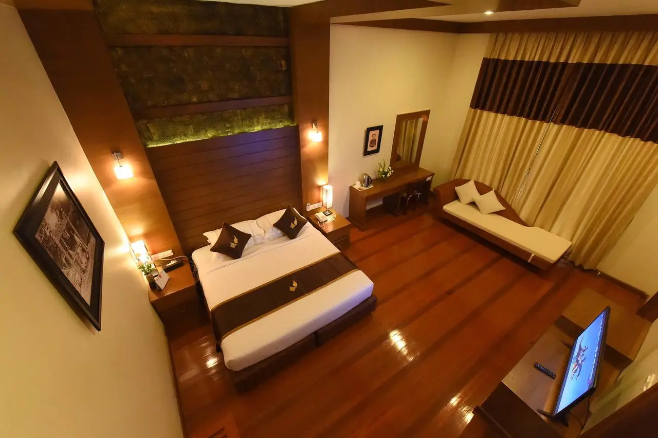 Loikaw_-_Keinnara_Lodge_dbl_room