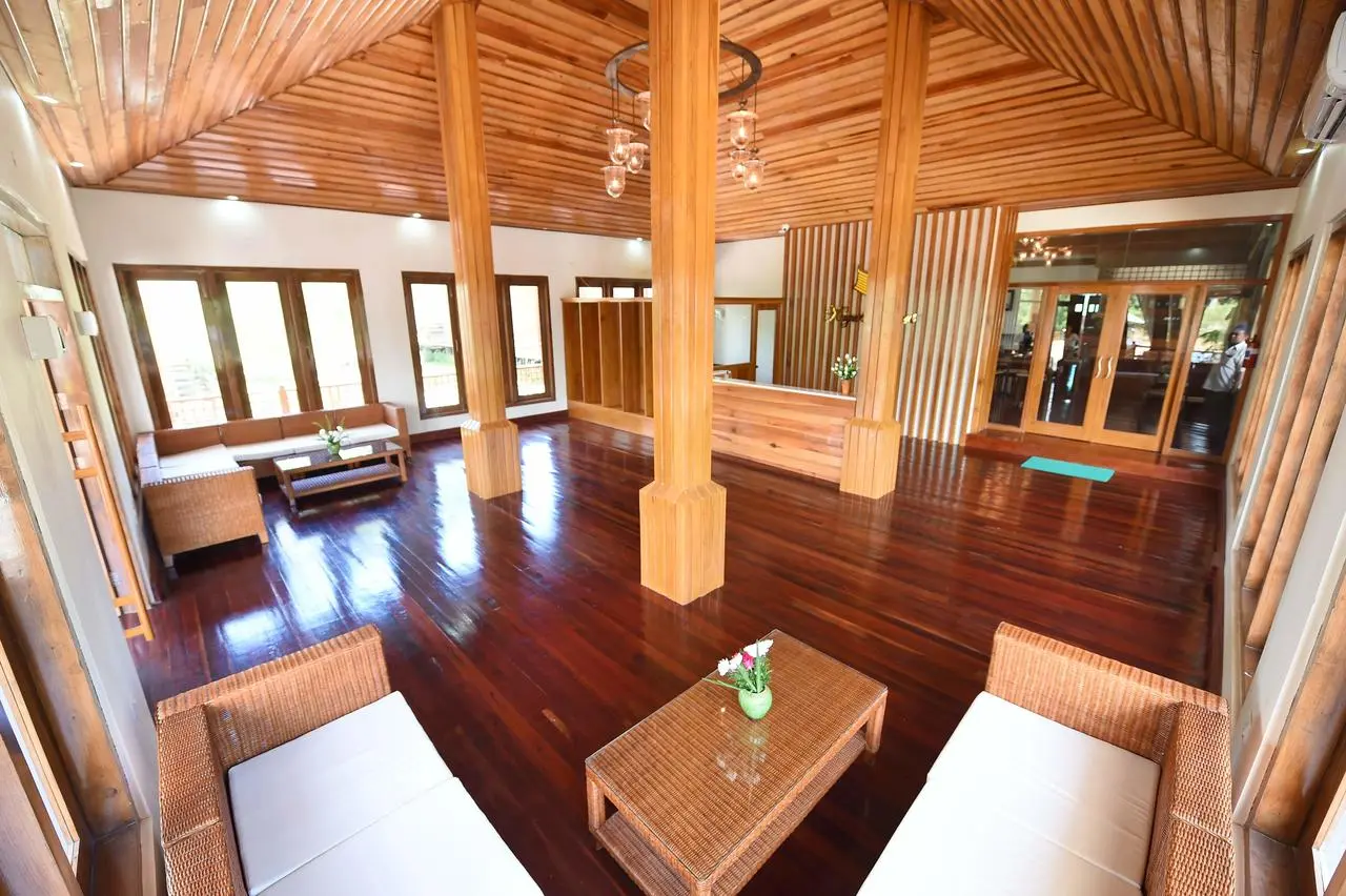 Loikaw_-_Keinnara_Lodge_hall