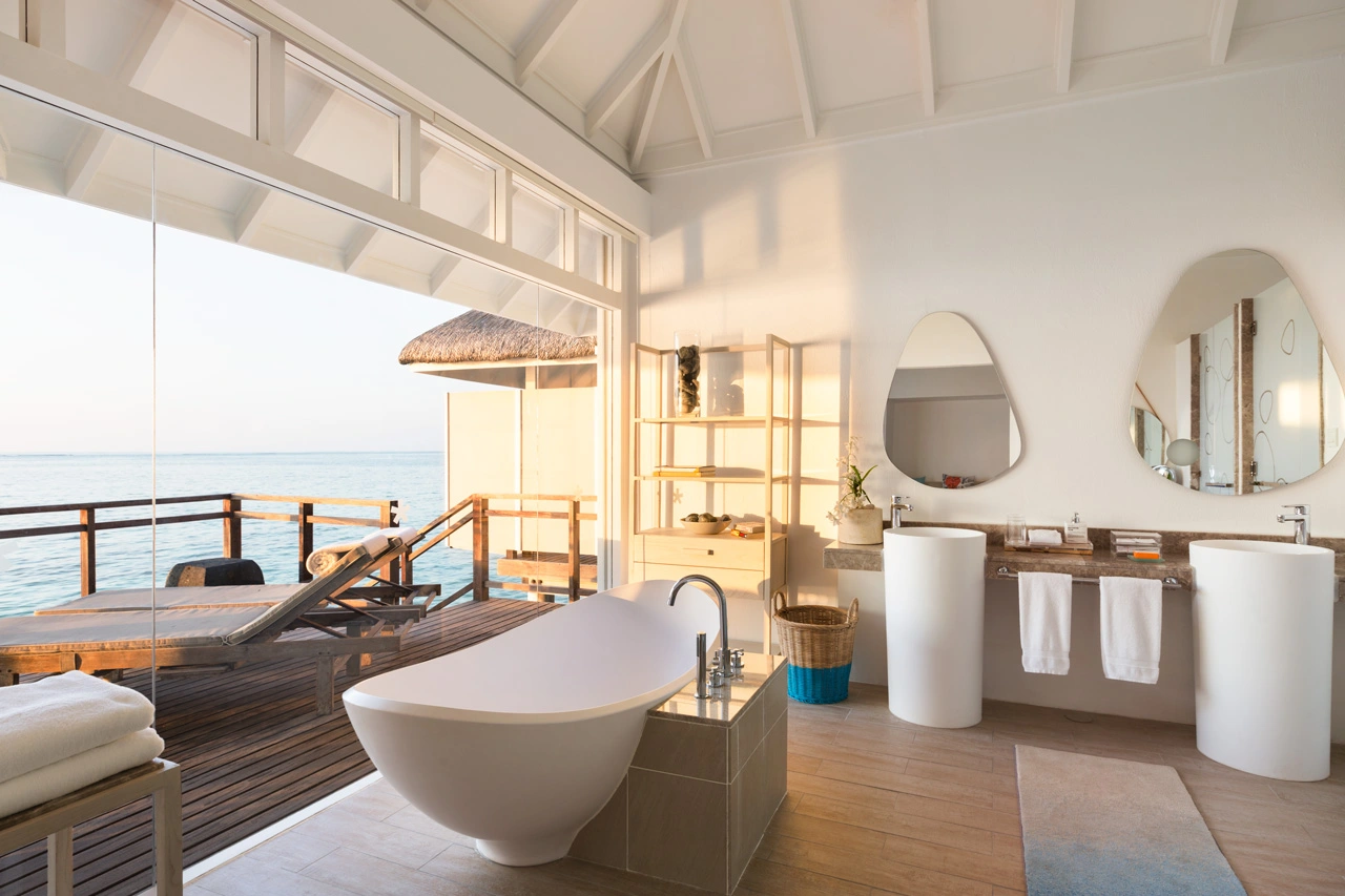 Lux_Maldives_Resort_bathroom