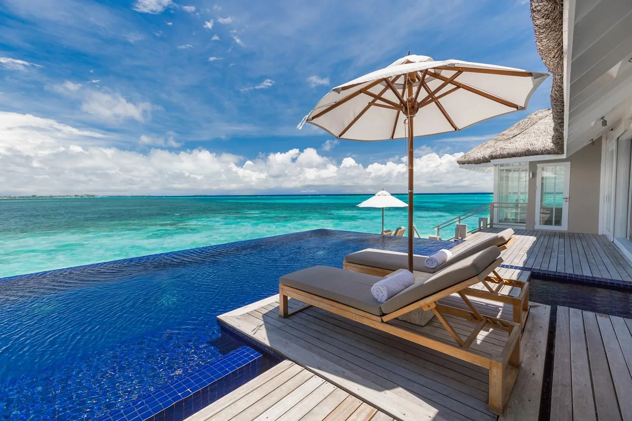 Lux_Maldives_Resort_pool