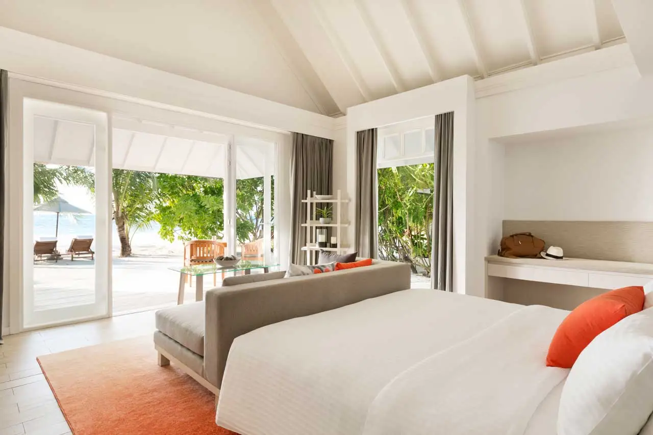 Lux_Maldives_Resort_room2