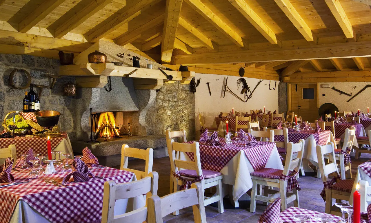 Madonna_di_Campiglio_-_Carlo_Magno_Hotel___Spa_ristorante_1