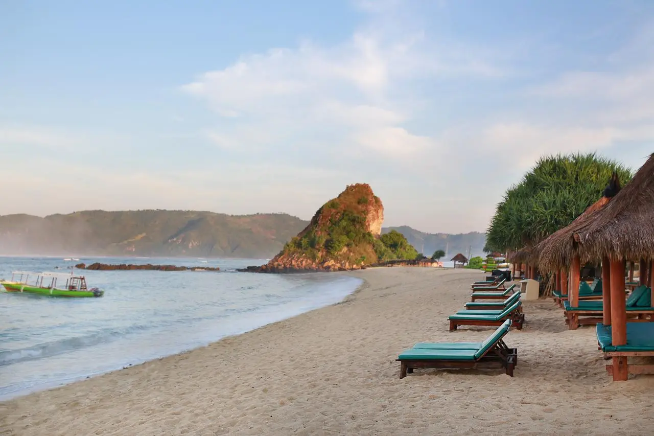 novotel_lombok_-_beach