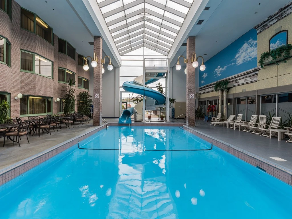 Rimouski Hotel, Piscina