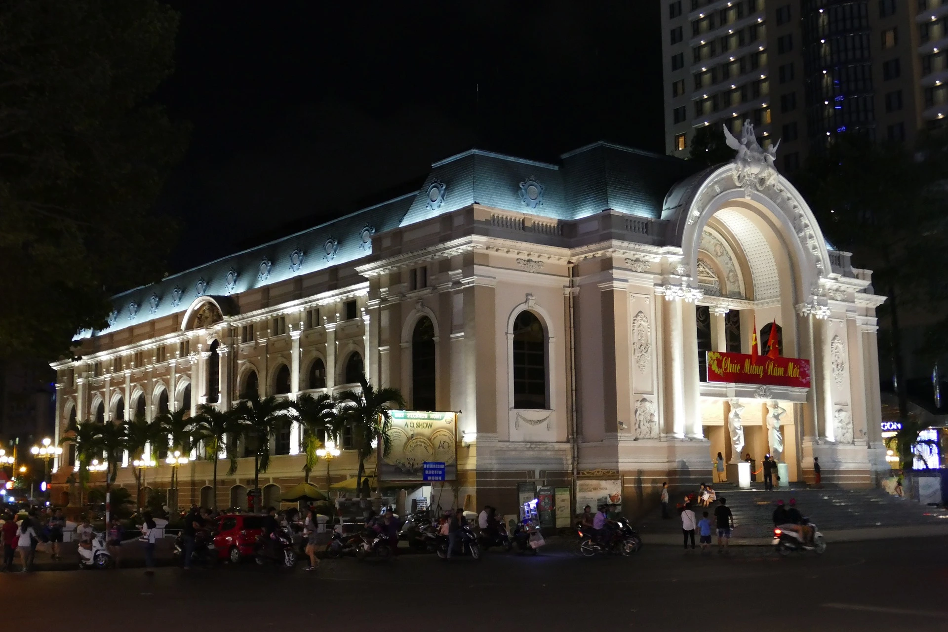 saigon-ho-chi-minh-city-opera_house