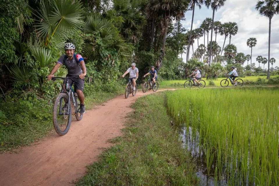 Siem_Reap_in_bicicletta