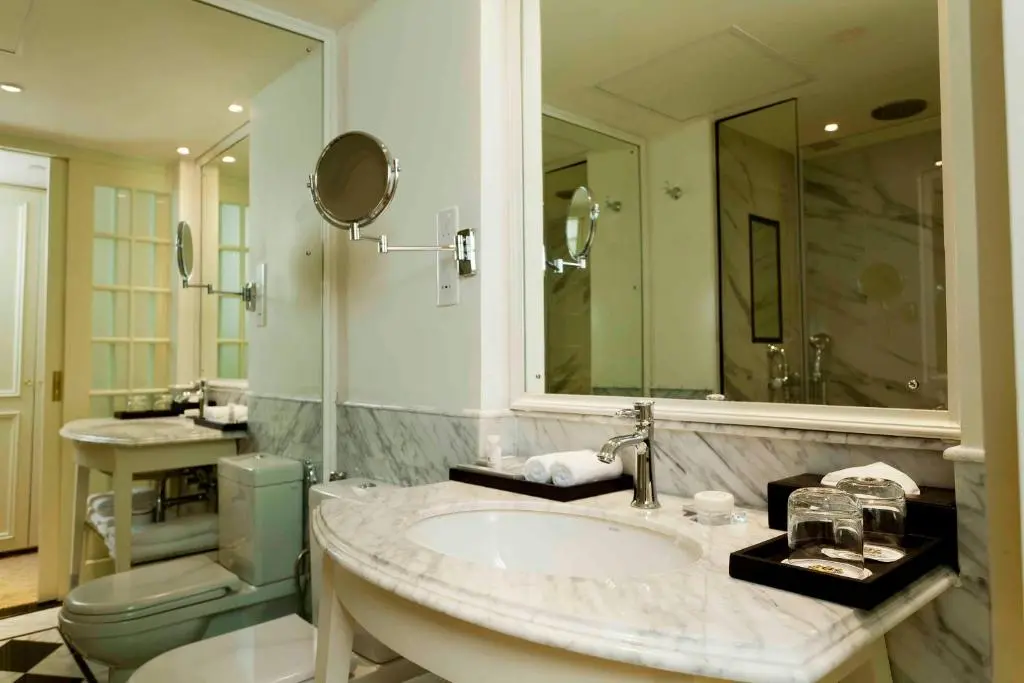 The_Kingsbury_Colombo_bathroom