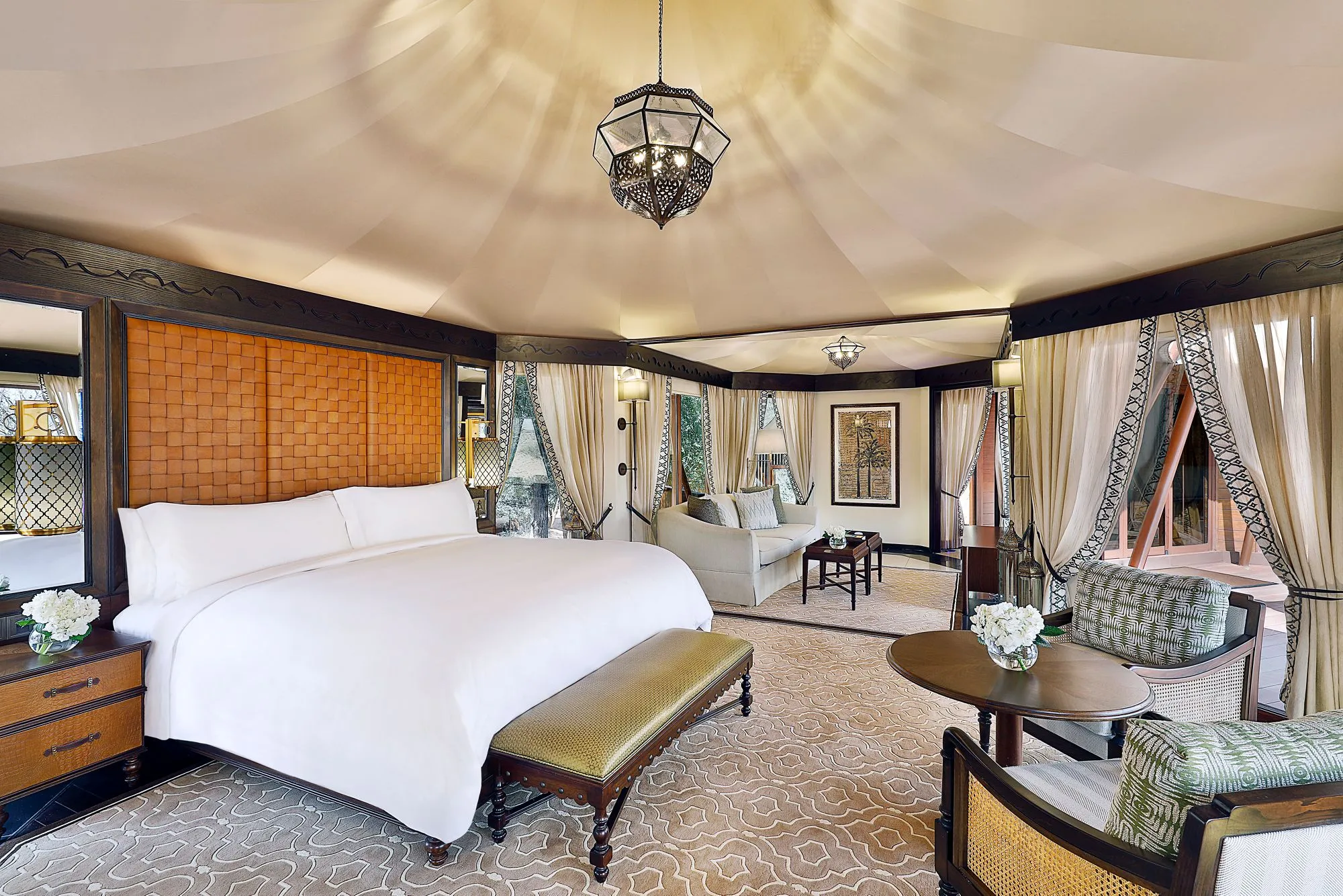 The_ritz_carlton_ras_al_khaimah_bedroom_1