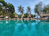 Centara_Ceysands_pool